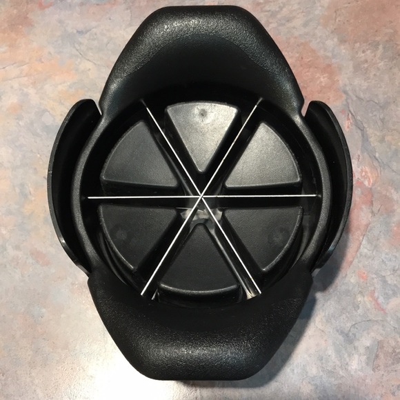 Pampered Chef Veggie Wedger - Picture 3 of 6